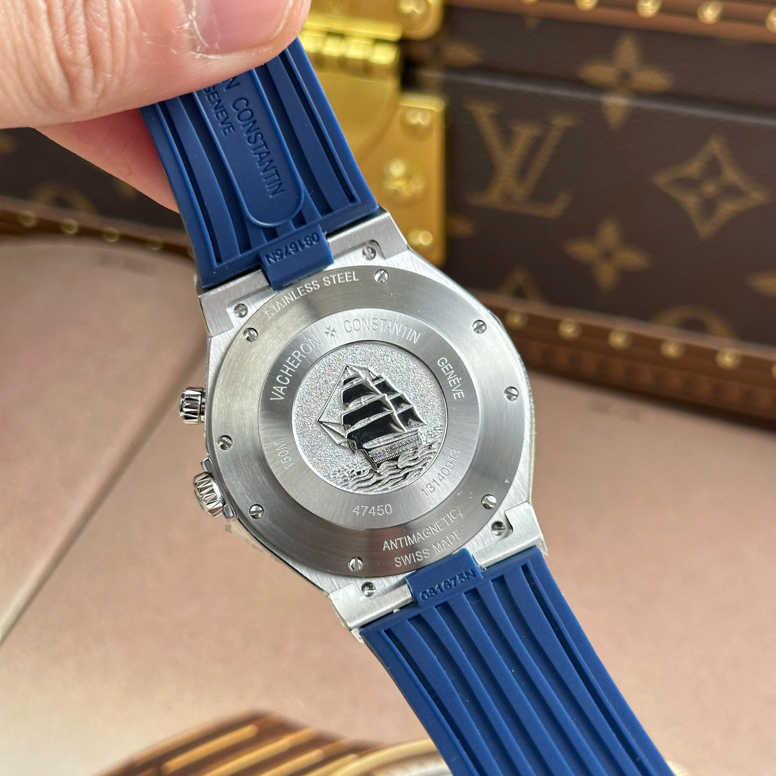 Đồng Hồ Vacheron Constantin Overseas Dual Time 47450 Dây Cao Su Màu Xanh 9F 42mm (3) Dong Ho Vacheron Constantin Overseas Dual Time 47450 Day Cao Su Mau Xanh 9F 42mm 3