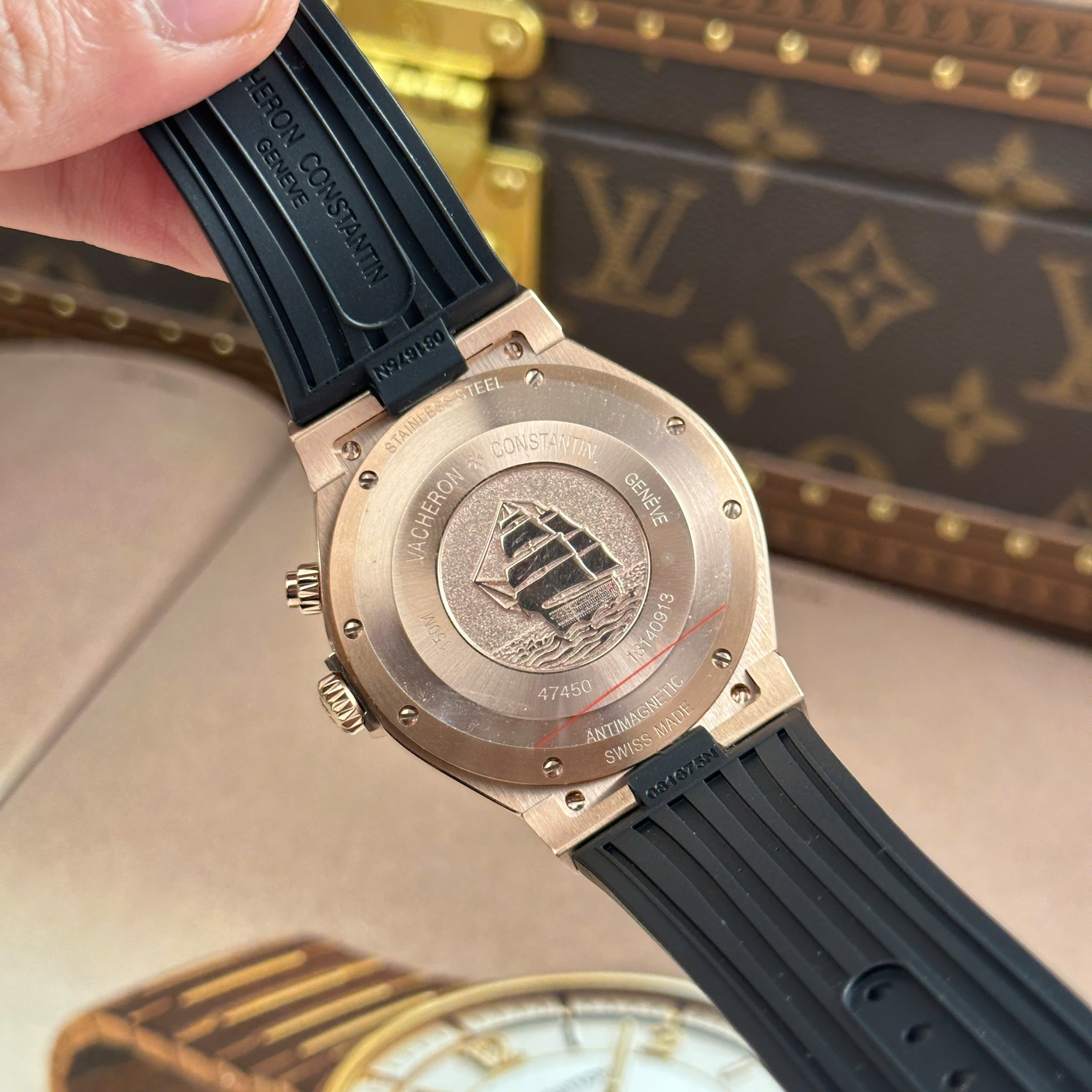 Đồng Hồ Vacheron Constantin Overseas Dual Time 47450 Màu Vàng Hồng Xưởng 9F 42mm (3) Dong Ho Vacheron Constantin Overseas Dual Time 47450 Mau Vang Hong Xuong 9F 42mm 3