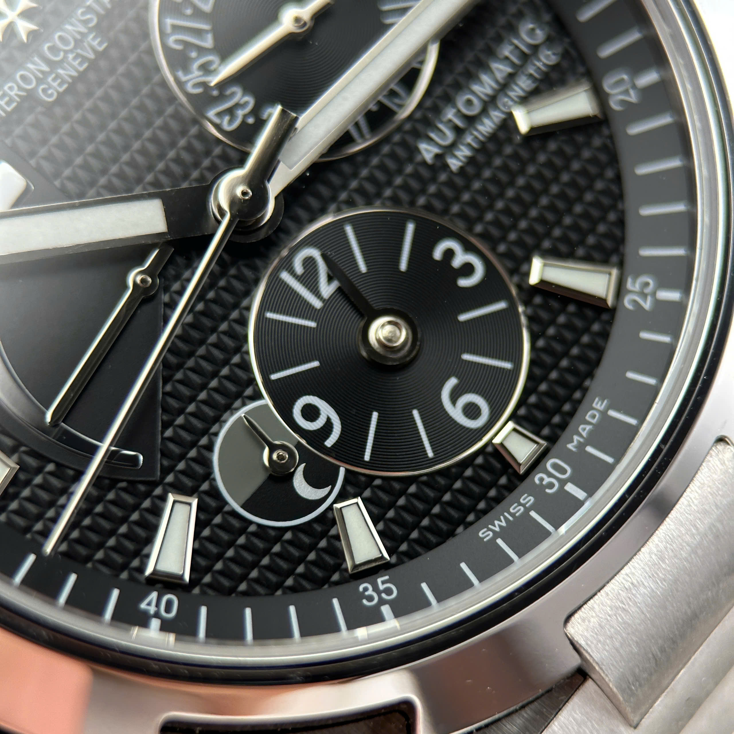 Đồng Hồ Vacheron Constantin Overseas Dual Time 47450 Replica Thuỵ Sỹ Xưởng 9F 42mm (4) Dong Ho Vacheron Constantin Overseas Dual Time 47450 Replica Thuy Sy Xuong 9F 42mm 4