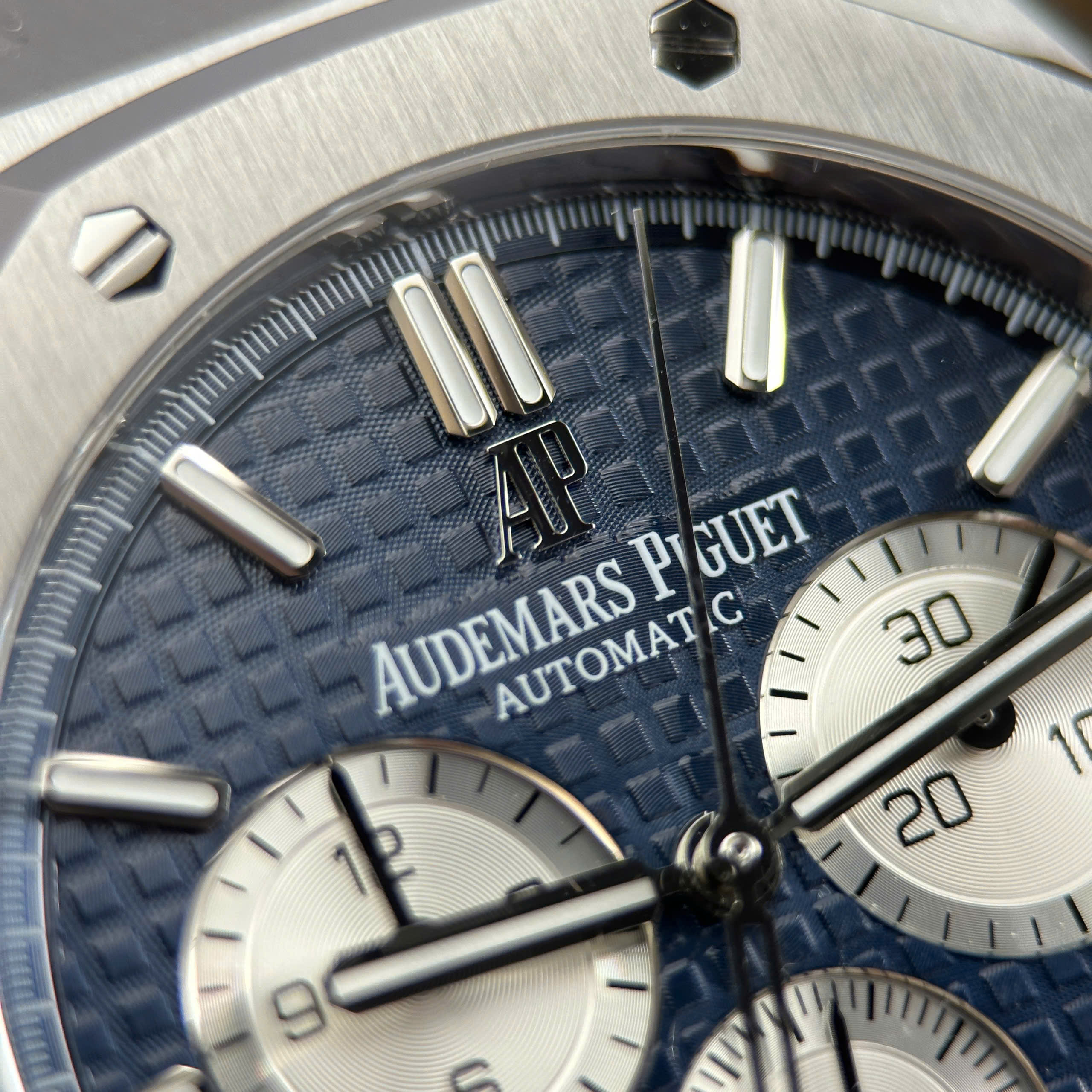 Đồng Hồ Audemars Piguet Royal Oak Chronograph 26331ST Chế Tác Xưởng APS Mặt Xanh 41mm (12) Dong Ho Audemars Piguet Royal Oak Chronograph 26331ST Che Tac Xuong APS Mat Xanh 41mm 12