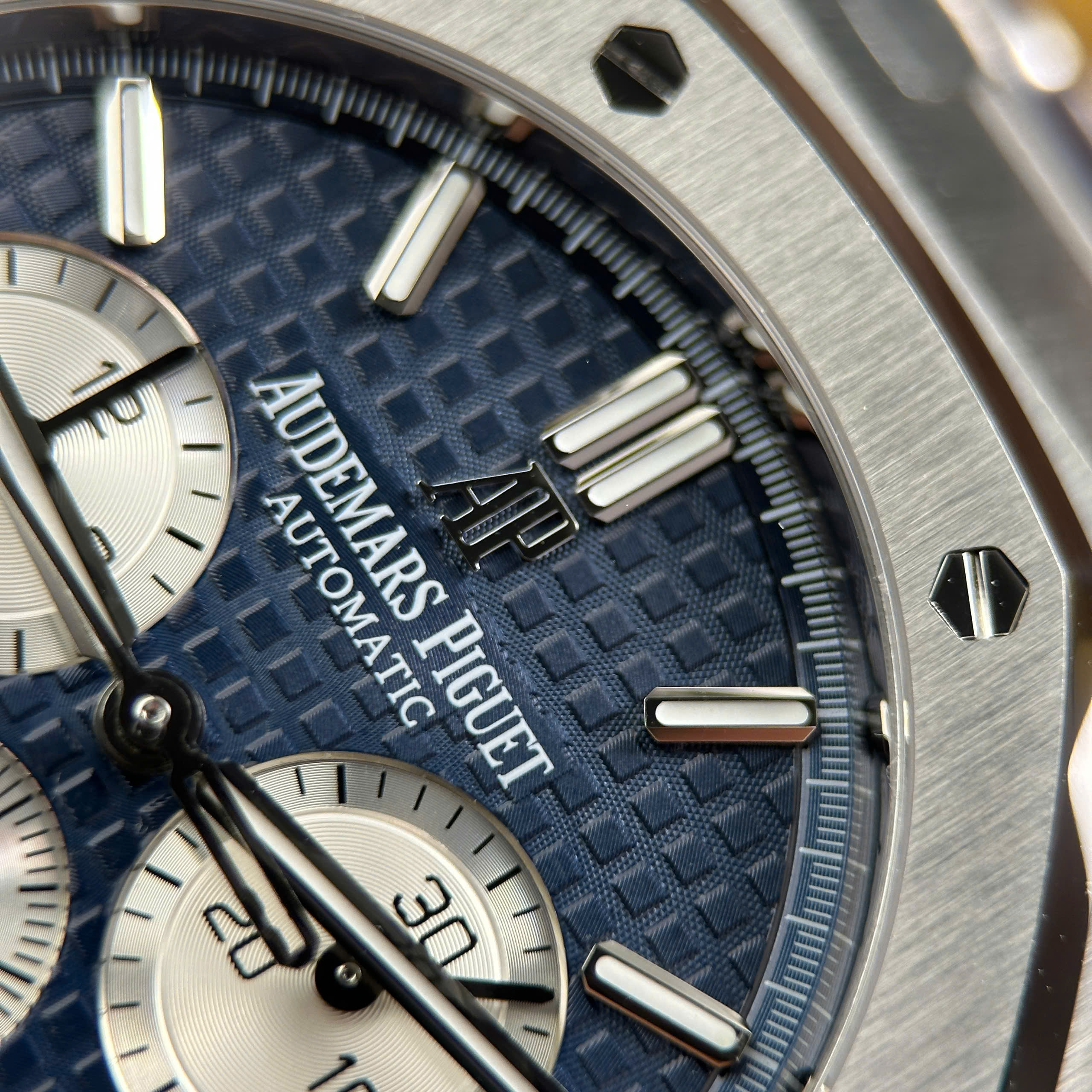 Đồng Hồ Audemars Piguet Royal Oak Chronograph 26331ST Chế Tác Xưởng APS Mặt Xanh 41mm (13) Đồng Hồ Audemars Piguet Royal Oak Chronograph 26331ST Chế Tác Xưởng APS Mặt Xanh 41mm (1)