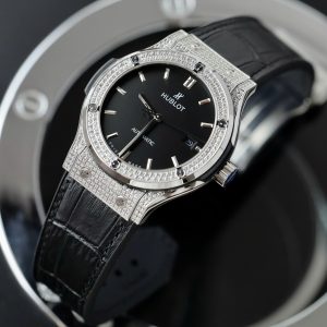 Đồng Hồ Hublot Chế Tác Classic Fusion Titanium Màu Đen Đính Full Đá 42mm (11)