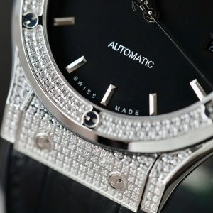 Đồng Hồ Hublot Chế Tác Classic Fusion Titanium Màu Đen Đính Full Đá 42mm (11)