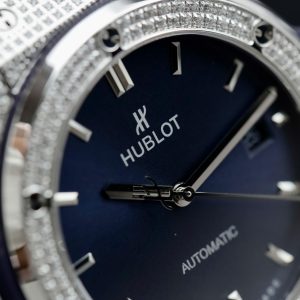 Đồng Hồ Hublot Chế Tác Classic Fusion Titanium Màu Xanh Dương Đính Full Đá 42mm (2)