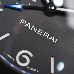 Đồng Hồ Panerai Chế Tác Luminor GMT PAM1176 Vỏ Carbon Dây Vải Nato VSF 44mm