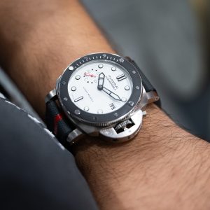 Đồng Hồ Panerai Submersible Luna Rossa PAM1579 Chế Tác Mặt Trắng Máy Cơ Thụy Sỹ VSF 42mm (1)