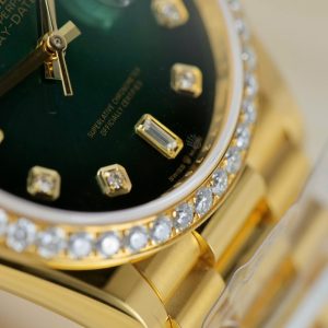 Đồng Hồ Rolex Chế Tác Day-Date 128348 Mặt Xanh Lá Cây Ombre Bọc Vàng 18K Vành Đính Moissanite 36mm (2)