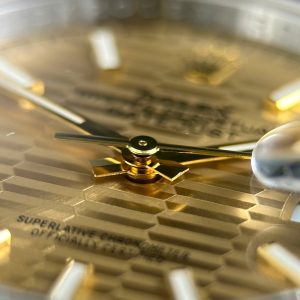 Đồng Hồ Rolex DateJust 126231 Chế Tác Màu Demi Vàng Mặt Xếp Gạch Cọc Số Dạ Quang VSF 36mm (2)