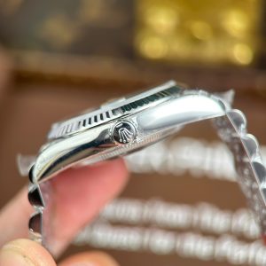 Đồng Hồ Rolex DateJust 126234 Chế Tác Mặt Xanh Họa Tiết Lá Cây Cọc Số Đá VSF 36mm (2)