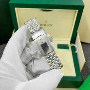 Đồng Hồ Rolex DateJust Chế Tác Mặt Bạc Viền Đính Đá Moissnaite Xưởng Clean 41mm (2)