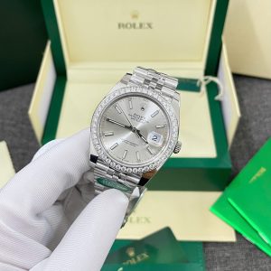 Đồng Hồ Rolex DateJust Chế Tác Mặt Bạc Viền Đính Đá Moissnaite Xưởng Clean 41mm (2)