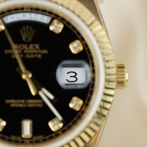 Đồng Hồ Rolex Replica Cao Cấp Day-Date Mặt Đen Cọc Số Đính Đá GMF 40mm (2)