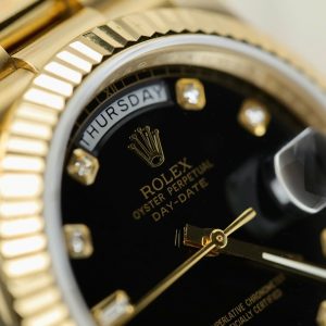 Đồng Hồ Rolex Replica Cao Cấp Day-Date Mặt Đen Cọc Số Đính Đá GMF 40mm (2)