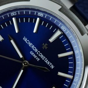 Đồng Hồ Vacheron Constantin Chế Tác Overseas 4500V Mặt Xanh Dương Dây Cao Su 41mm (2)