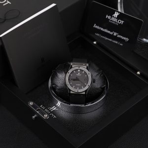 Đồng Hồ Hublot Classic Fusion Replica 11 Vỏ Gốm Đen Mặt Carbon Xưởng JJZ 42mm (2)