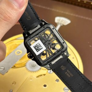 Đồng Hồ Nam Cartier Santos Chế Tác Mặt Số Lộ Cơ Dây Da Màu Đen 39 (2)