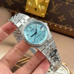 Đồng Hồ Nam Chế Tác Rolex Land-Dweller 127236 Mặt Xanh Băng Họa Tiết Tổ Ong Đính Đá Baguette 36mm (2)