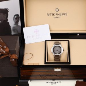 Đồng Hồ Nữ Patek Philippe Nautilus 7118 Rep 11 Mặt Xám Dây Kim Loại Nhà Máy GR 35 (2)