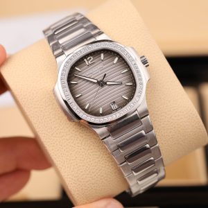 Đồng Hồ Patek Philippe Fake 11 Nautilus 7118 Mặt Xám Viền Đính Đá CZ Xưởng GR 35 (2)