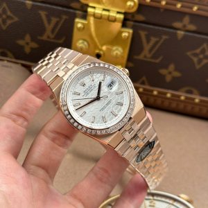 Đồng Hồ Rolex Land-Dweller 127334 Replica 11 Mặt Trắng Họa Tiết Tổ Ong Đính Đá Baguette 40mm (2)