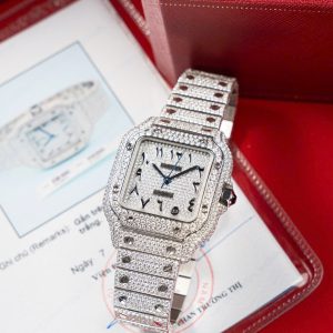 Đồng Hồ Cartier Santos Chế Tác Cọc Số Ả Rập Đính Full Đá Moissanite Hong Kong 39 (2)