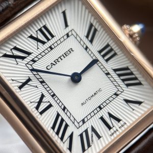 Đồng Hồ Cartier Tank Louis Fake Cao Cấp Mặt Trắng Vỏ Mạ Vàng Hồng Dây Da Nâu 27.8×38 (2)
