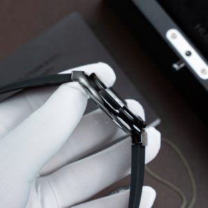 Đồng Hồ Hublot Classic Fusion Chế Tác Mặt Carbon Vỏ Gốm Đen Máy SW300 Thụy Sỹ 42mm (2)