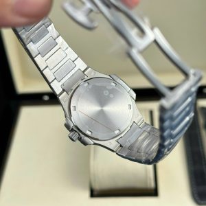 Đồng Hồ Nữ Patek Philippe Nautilus 7010 Chế Tác Mặt Trắng Viền Đính Đá 32mm (3)