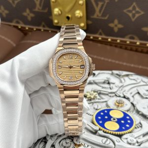 Đồng Hồ Nữ Patek Philippe Nautilus 7010 Chế Tác Vỏ Mạ Vàng Hồng Máy Pin Thụy Sỹ 32mm (2)