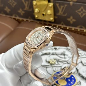 Đồng Hồ Patek Philippe Nautilus 7010 Chế Tác Mặt Trắng Vỏ Mạ Vàng Hồng 32mm (2)